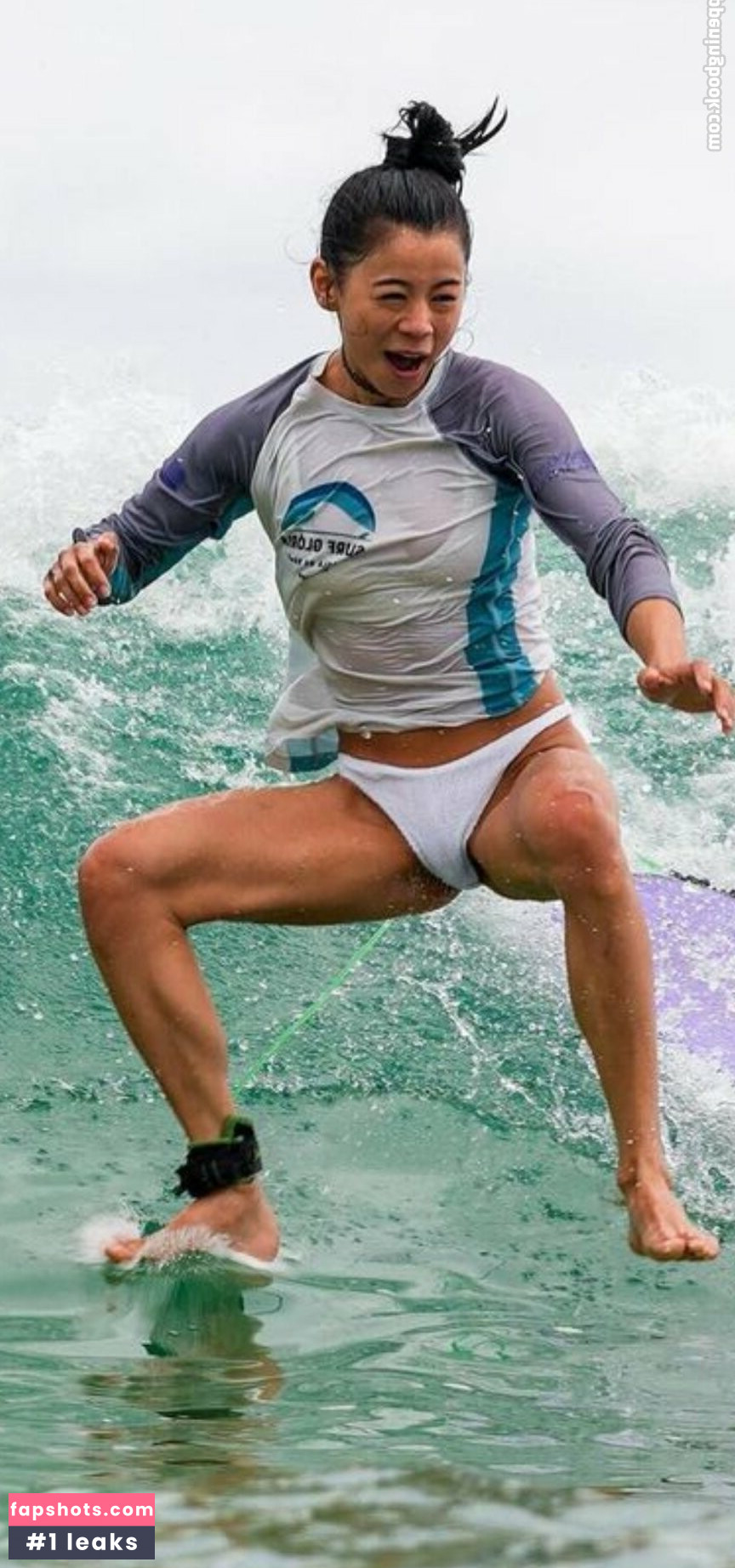 Leah Lewis gallery photo #20