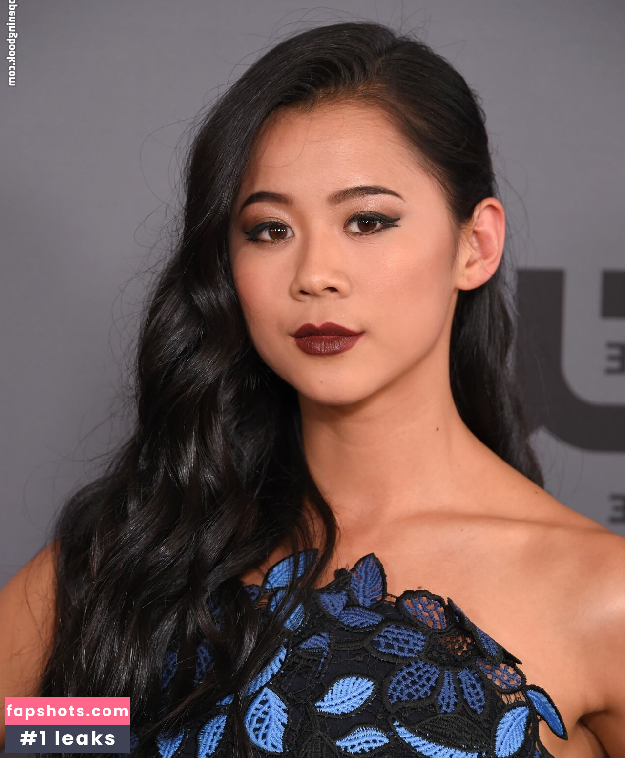 Leah Lewis gallery photo #42