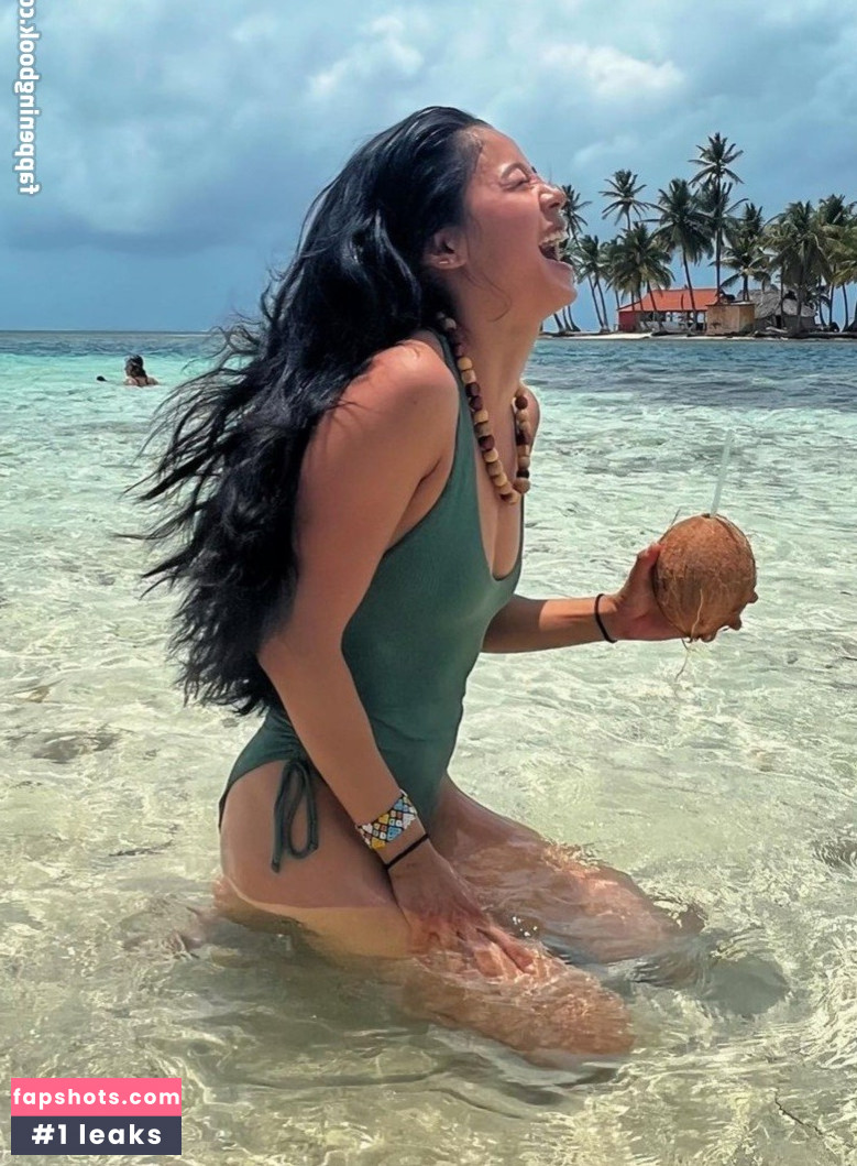 Leah Lewis gallery photo #54