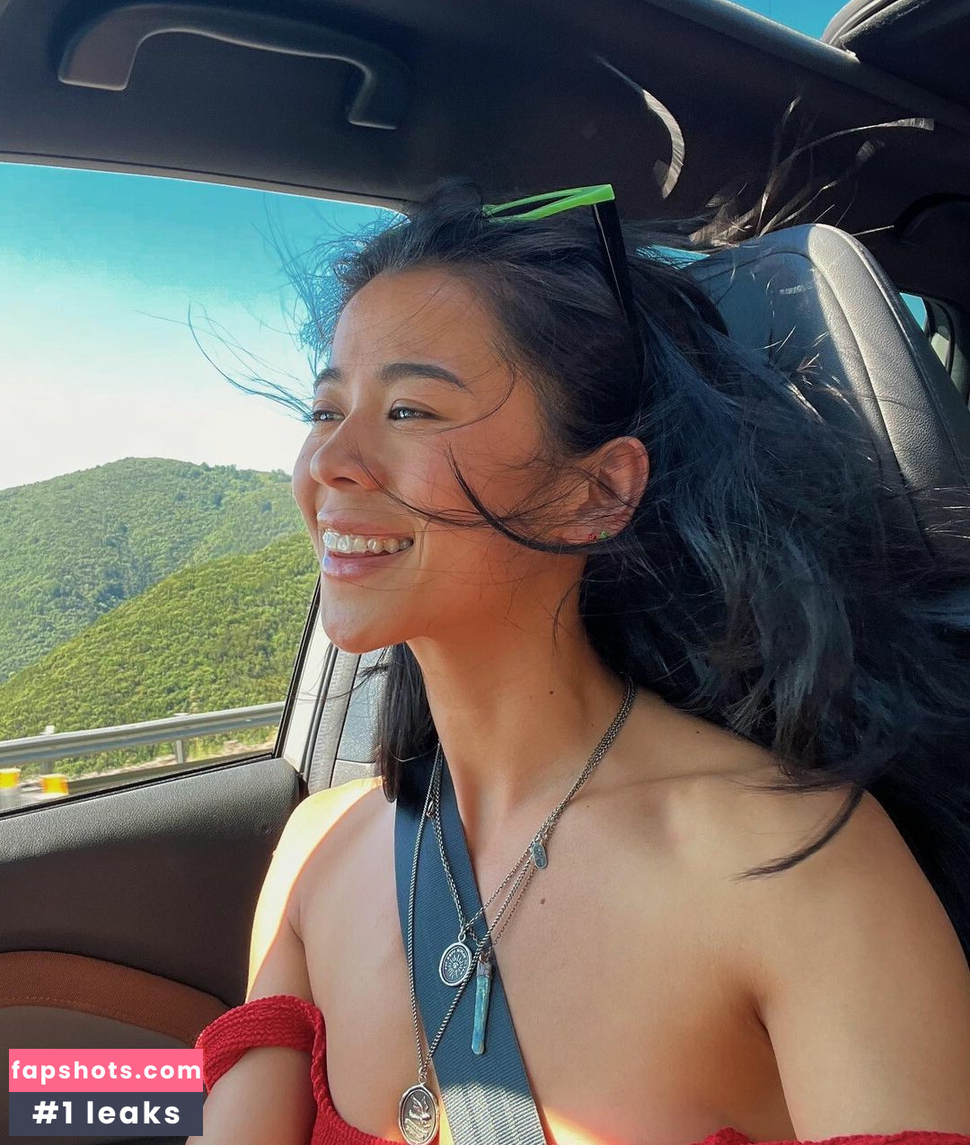 Leah Lewis gallery photo #10