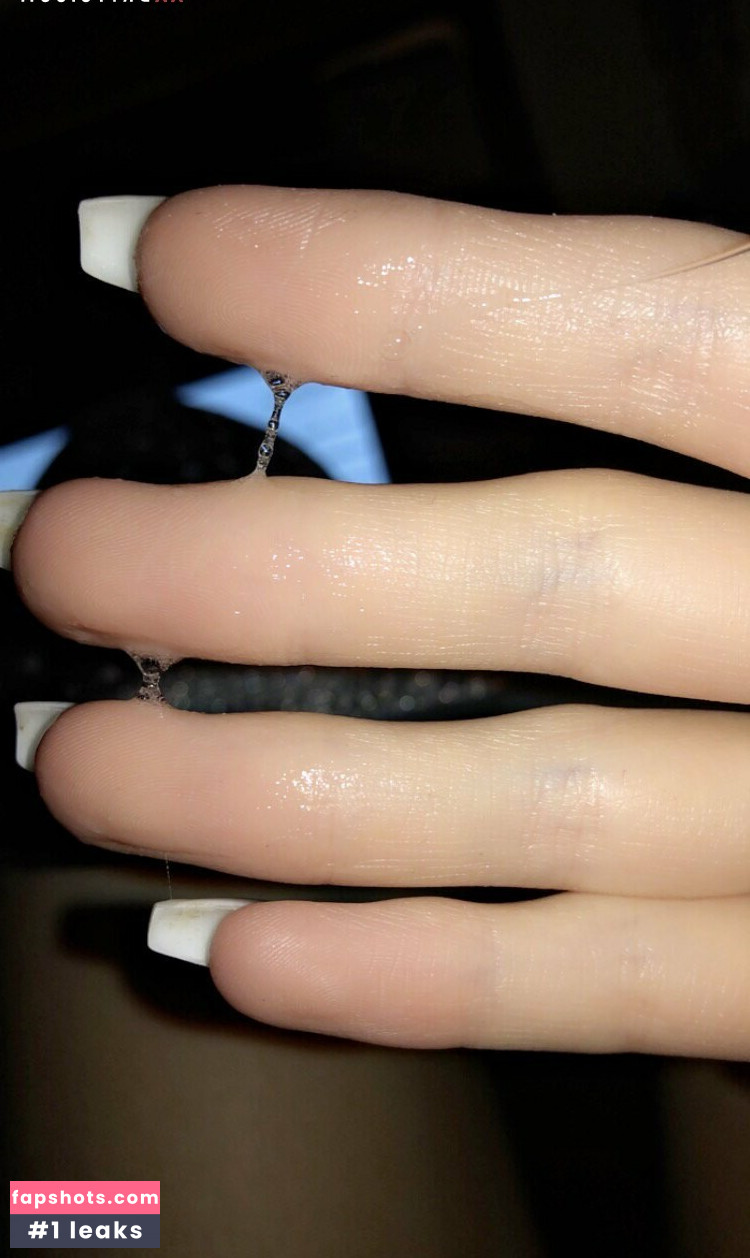 Leah Shaw gallery photo #32