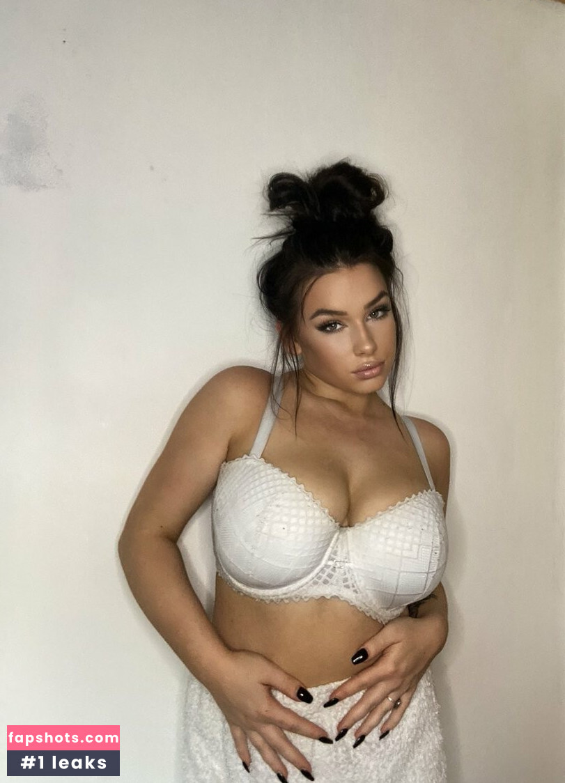 Leah X gallery photo #2