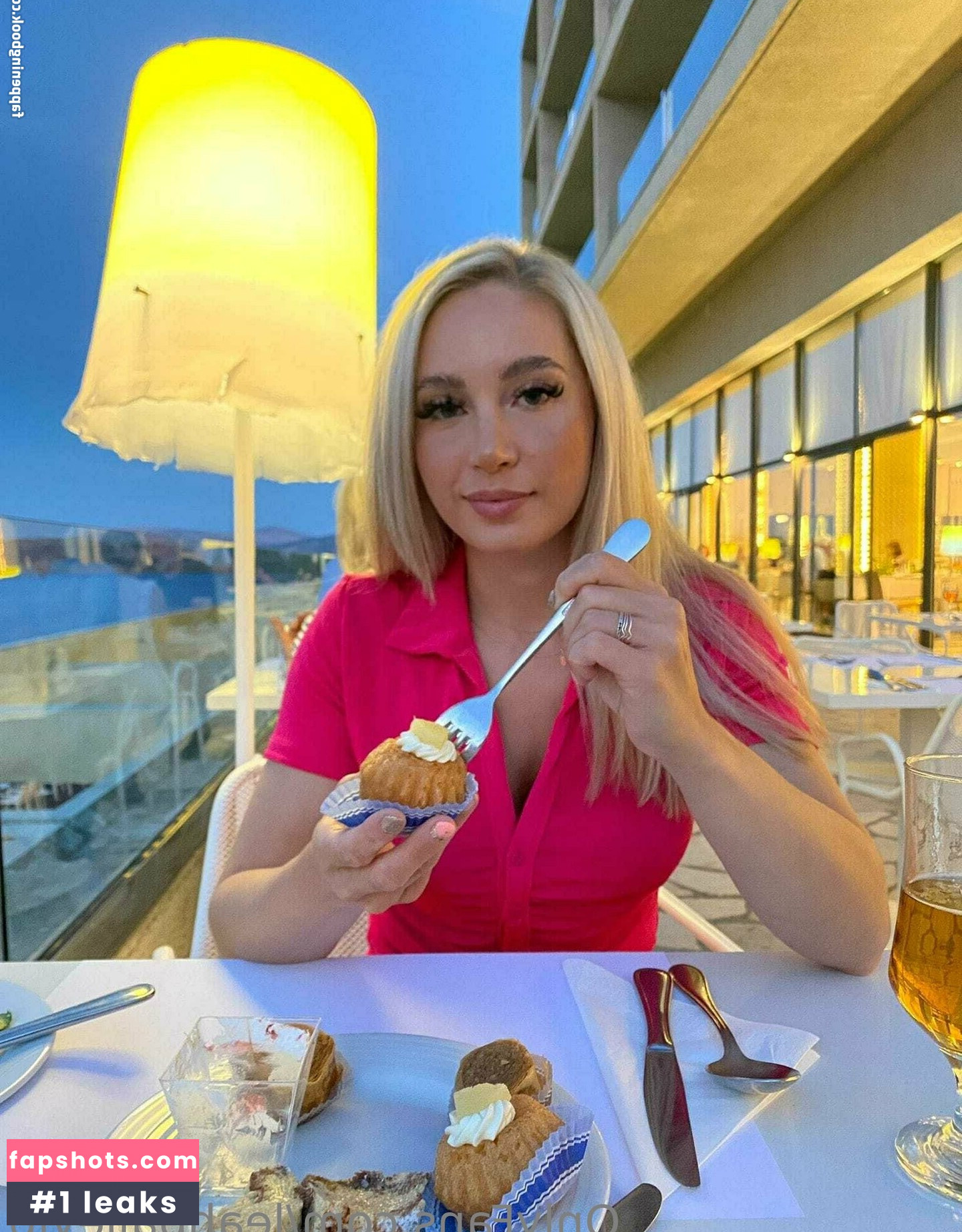 LeahBaileyLB gallery photo #18