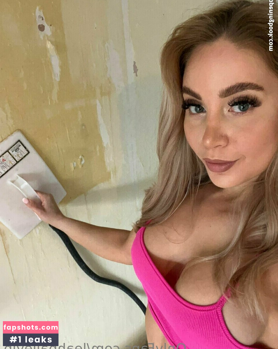 LeahBaileyLB gallery photo #36