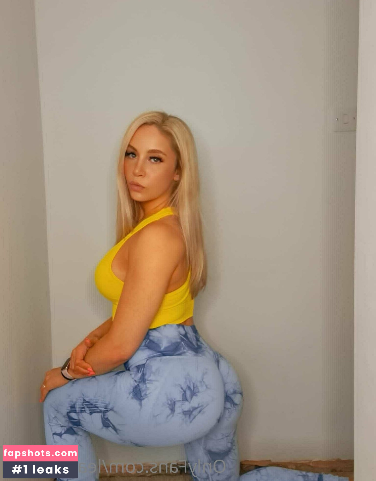 LeahBaileyLB gallery photo #10