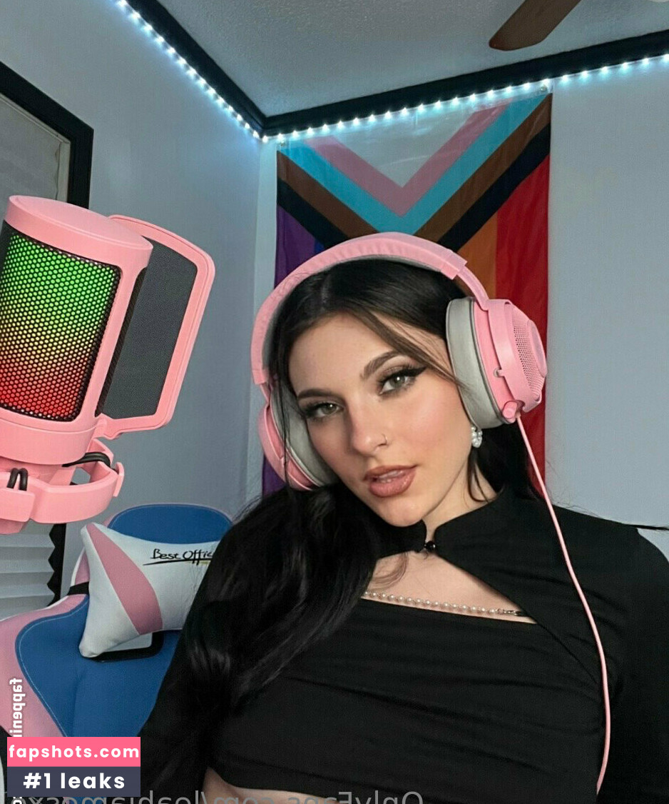 leahjamesxo gallery photo #4