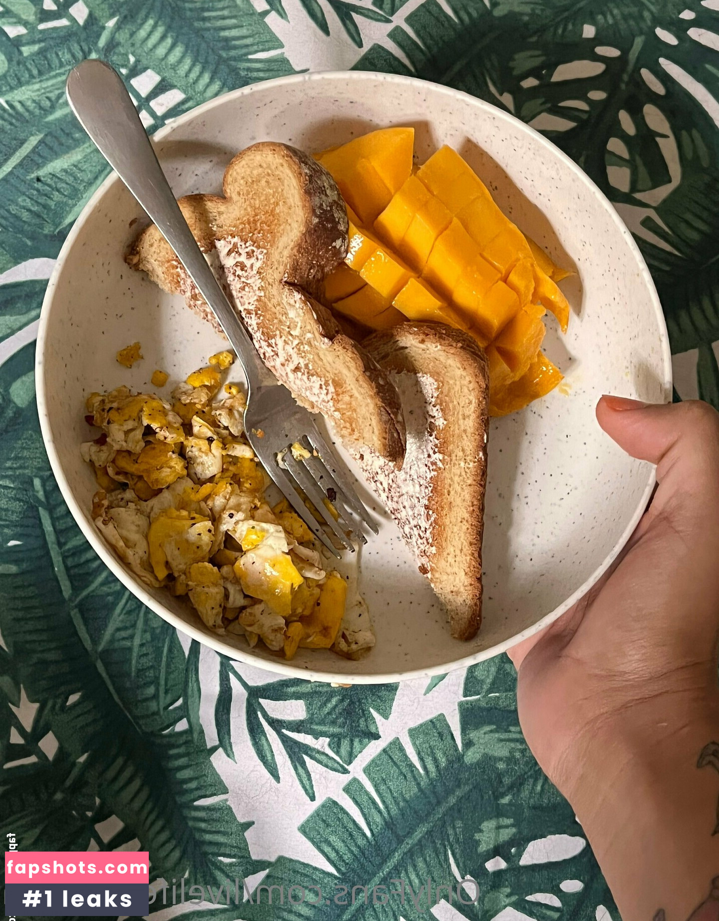 leahsade gallery photo #16