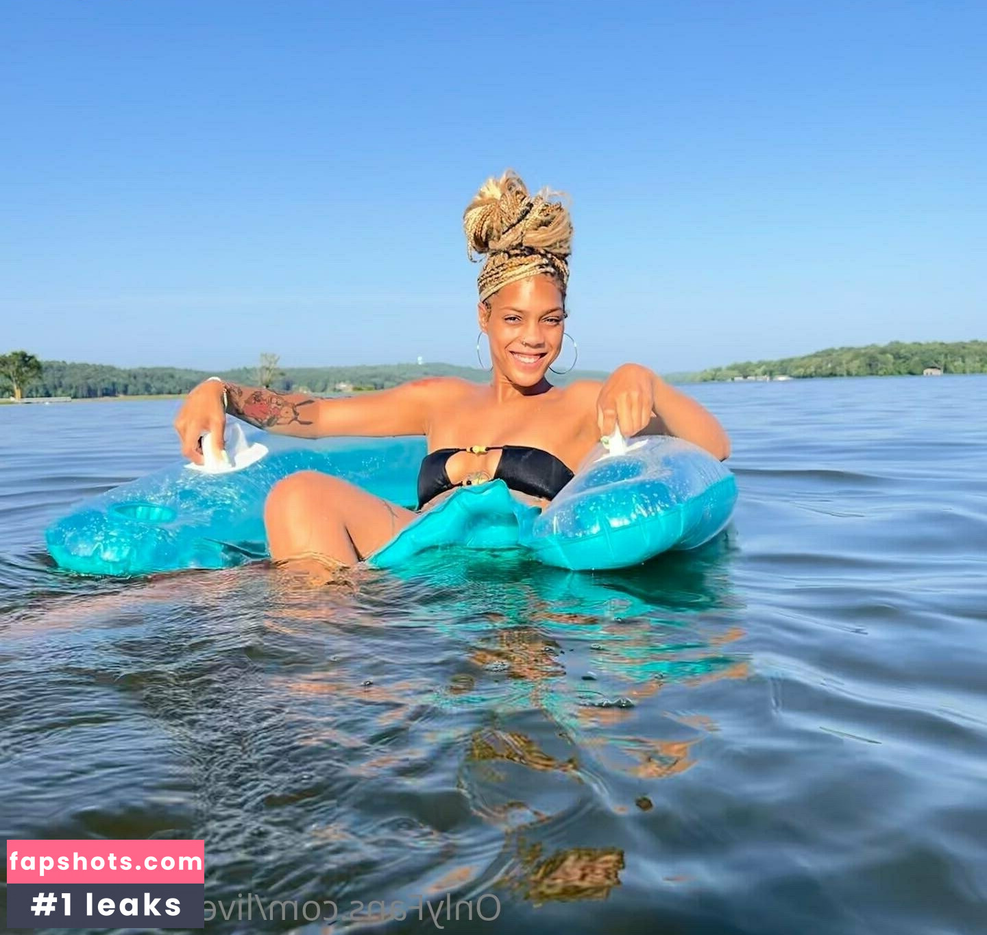 leahsade gallery photo #3