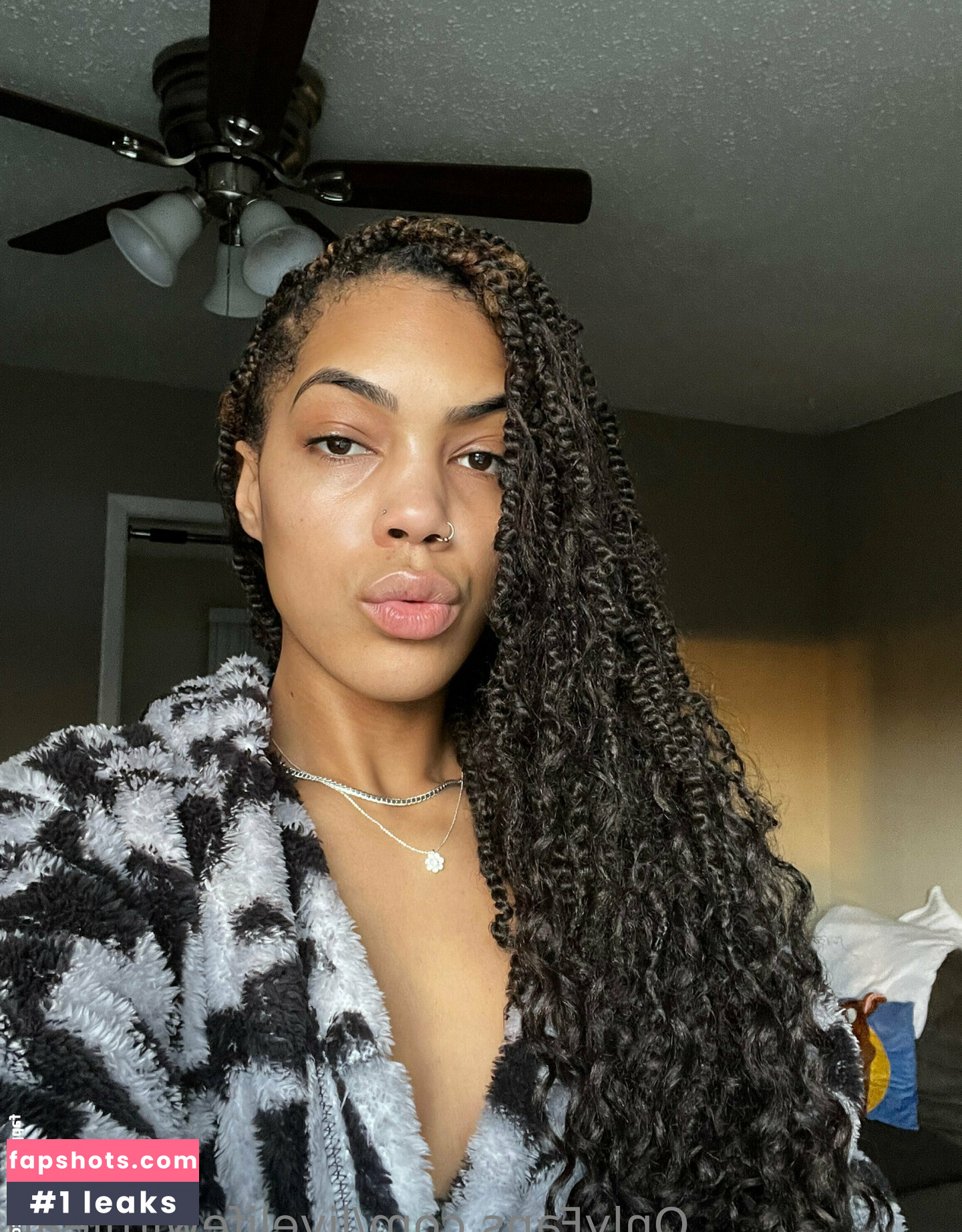 leahsade gallery photo #6