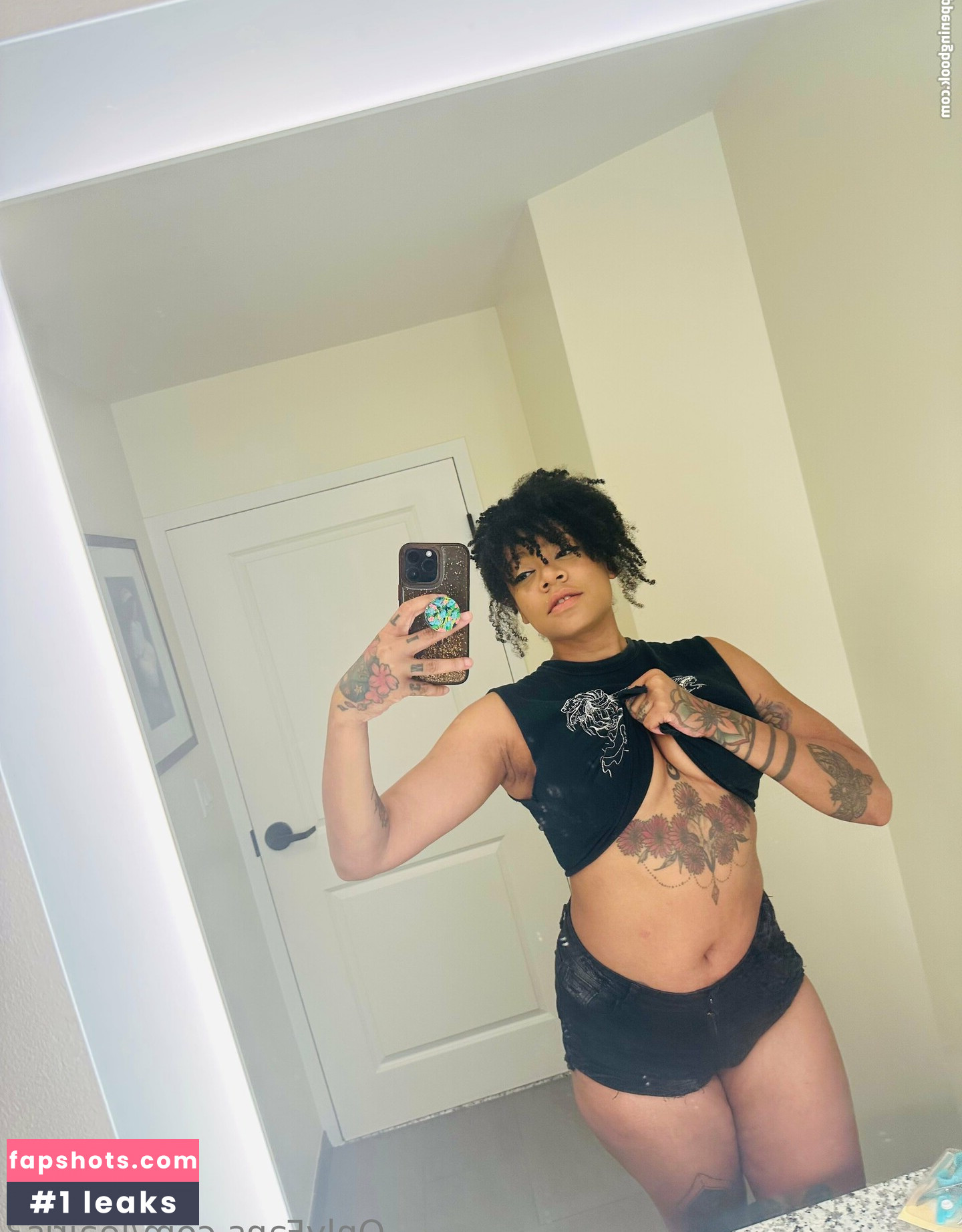 leairis3 gallery photo #2