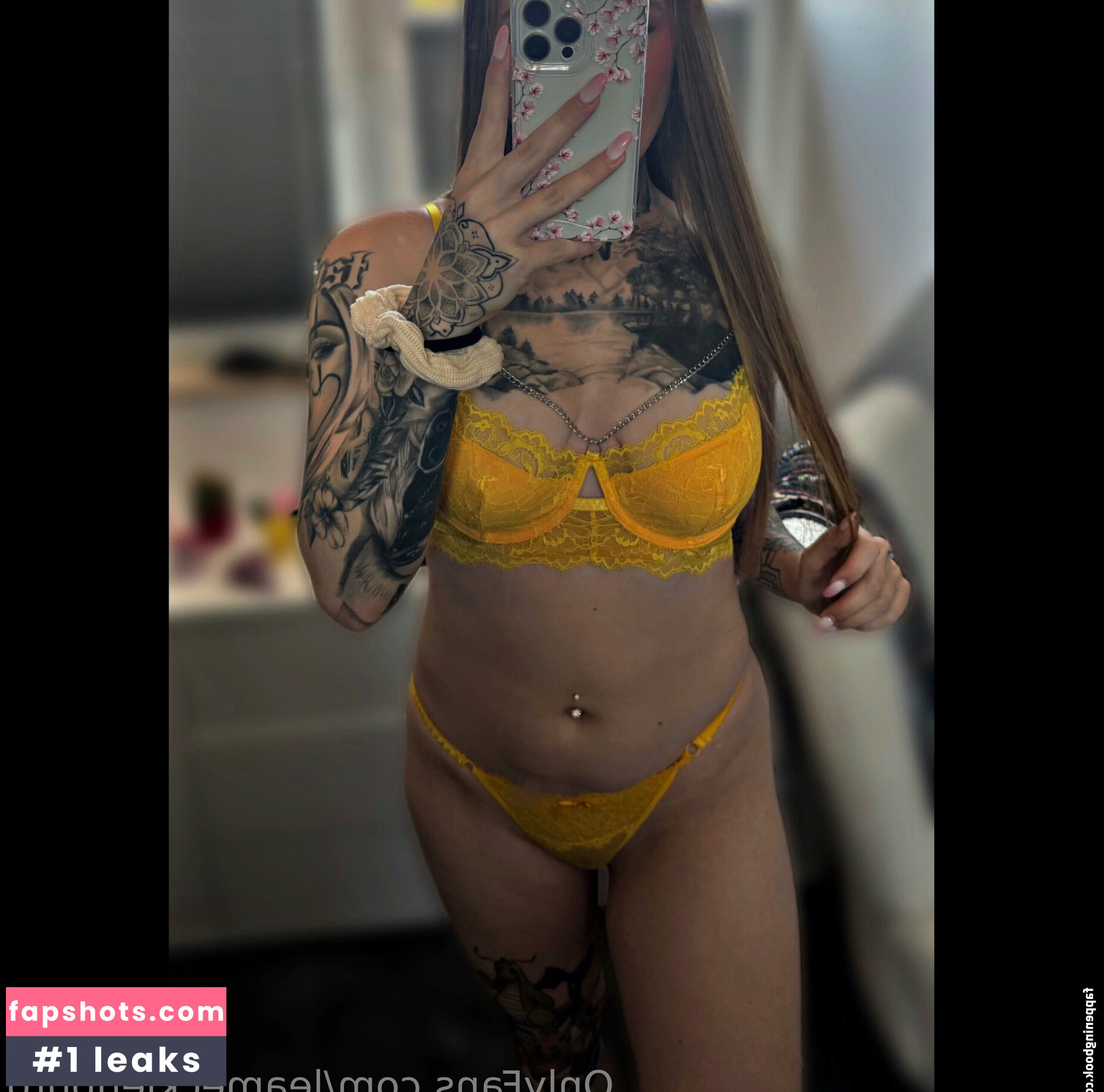 LeaMecklenburg gallery photo #11