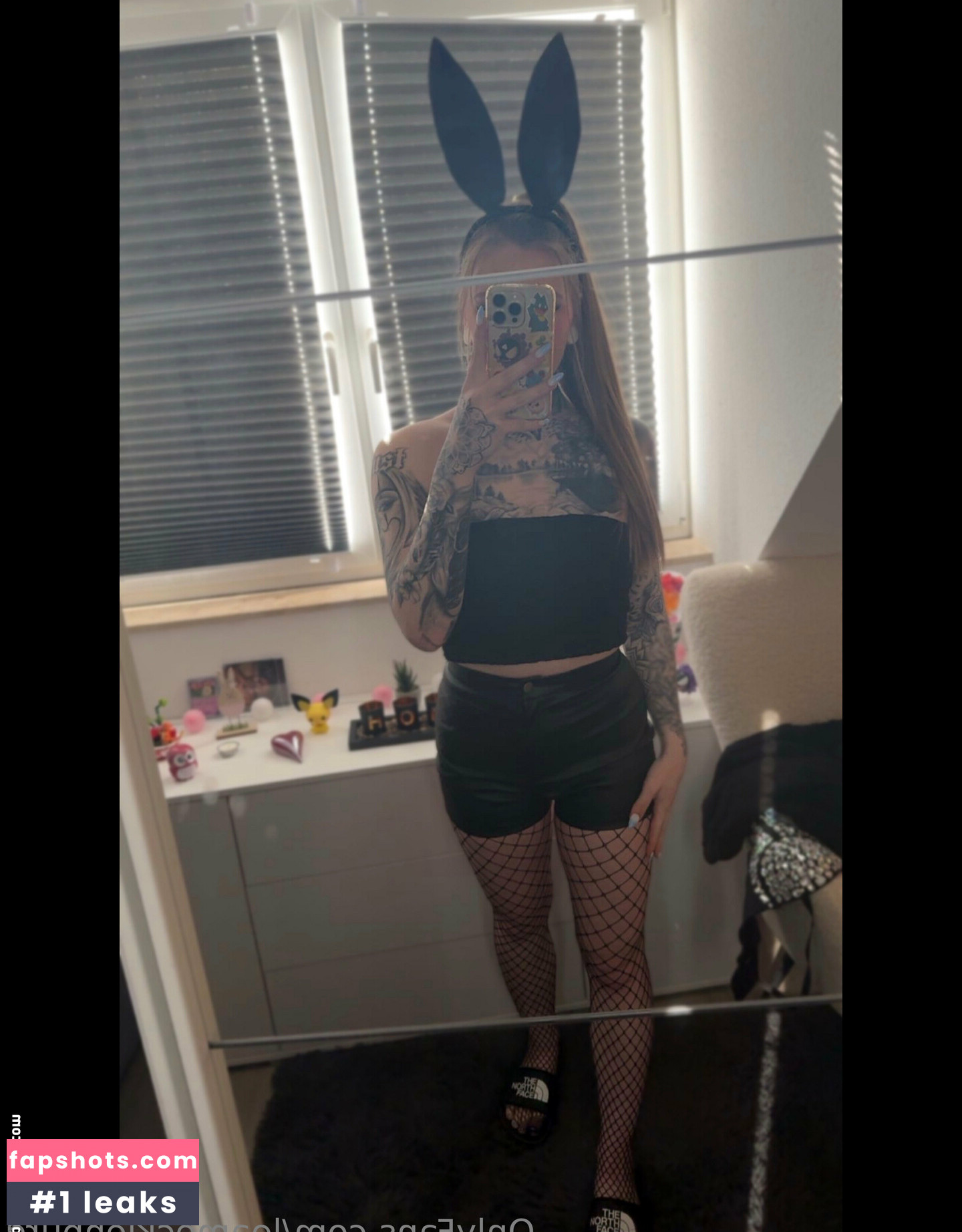 LeaMecklenburg gallery photo #22