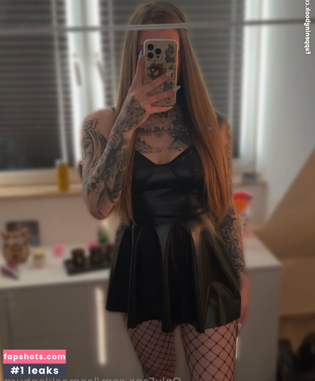 LeaMecklenburg gallery photo #5