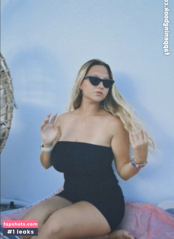 Leandra Lopes gallery photo #11