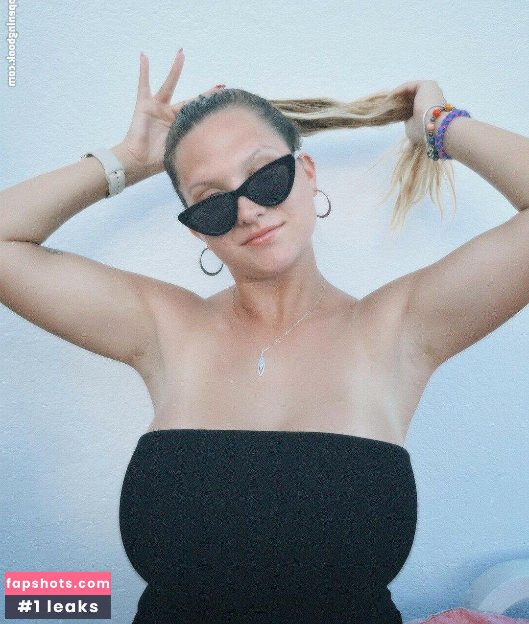 Leandra Lopes nude babe gallery