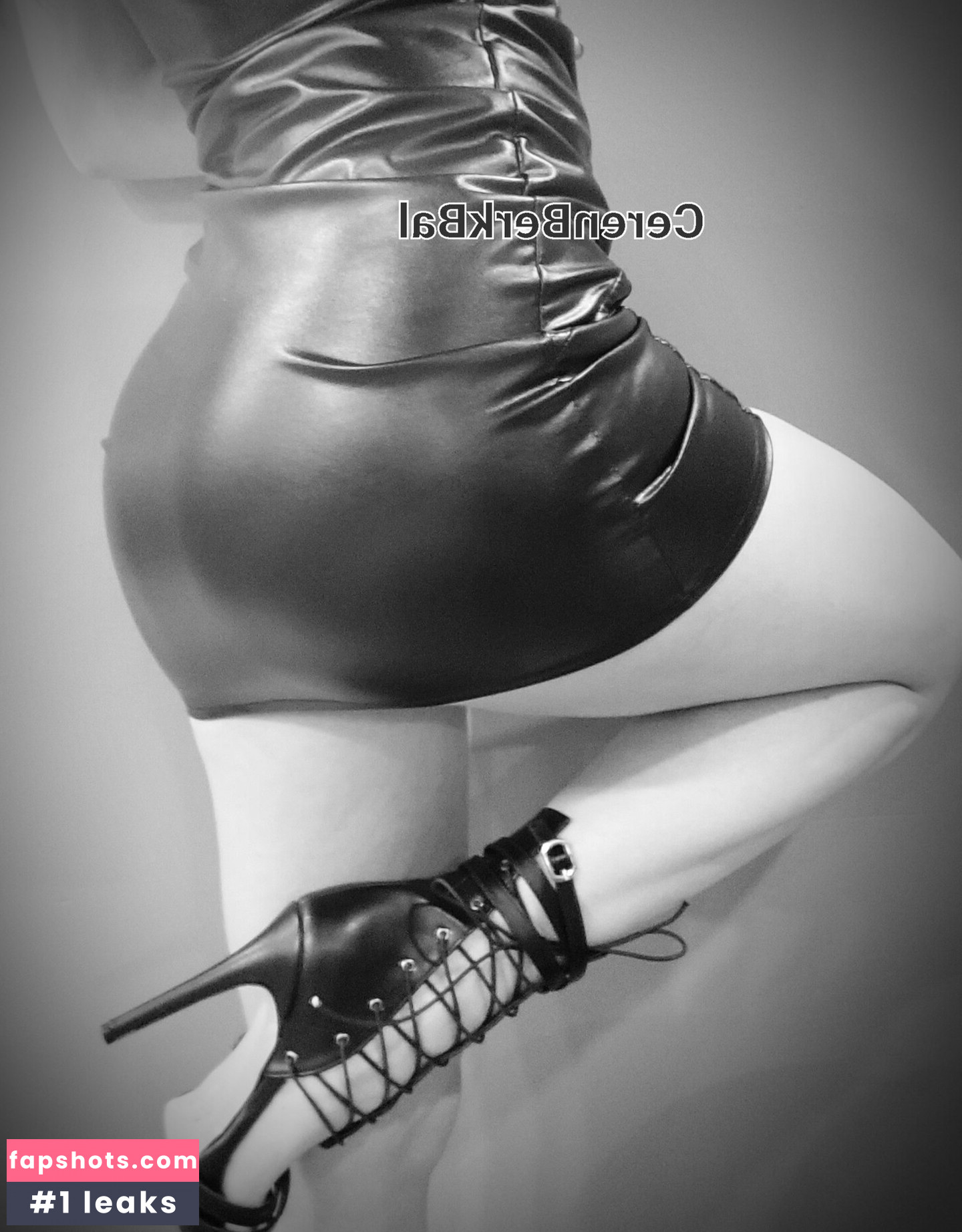 Leave The High Heels On Nahé úniky fotek pouze od fanoušků #107 - Fapshots