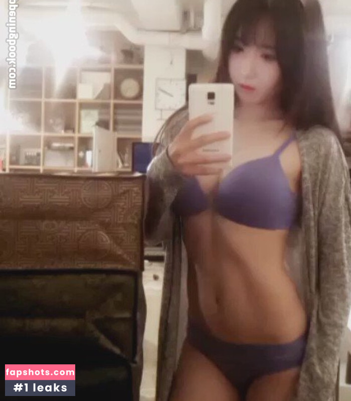 Lee Lyn gallery photo #25