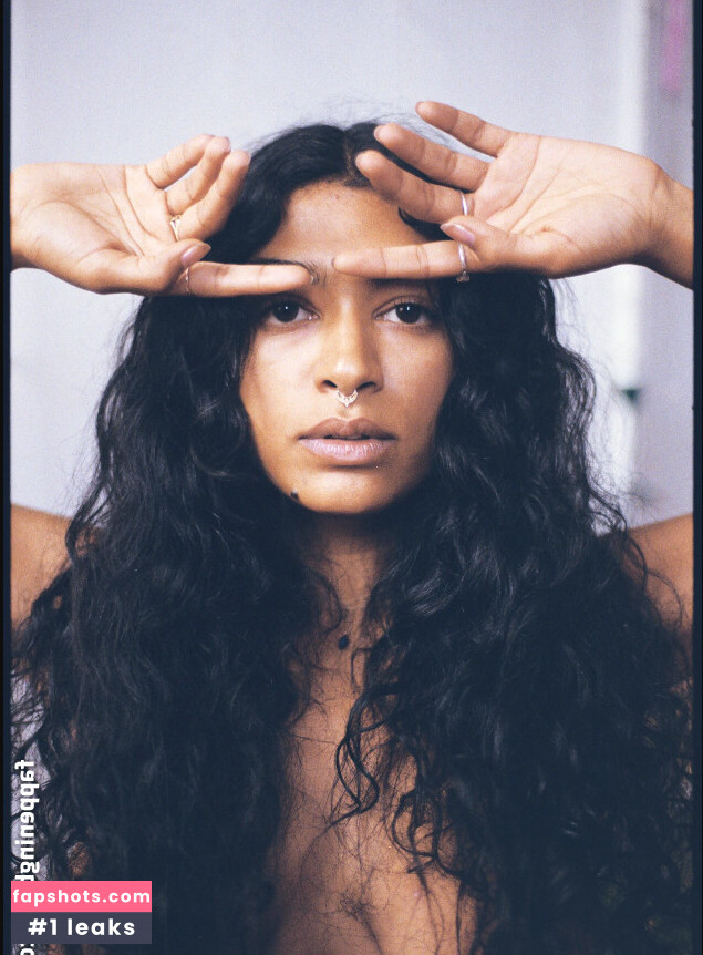 Lee Mariah Armoogam nude babe gallery