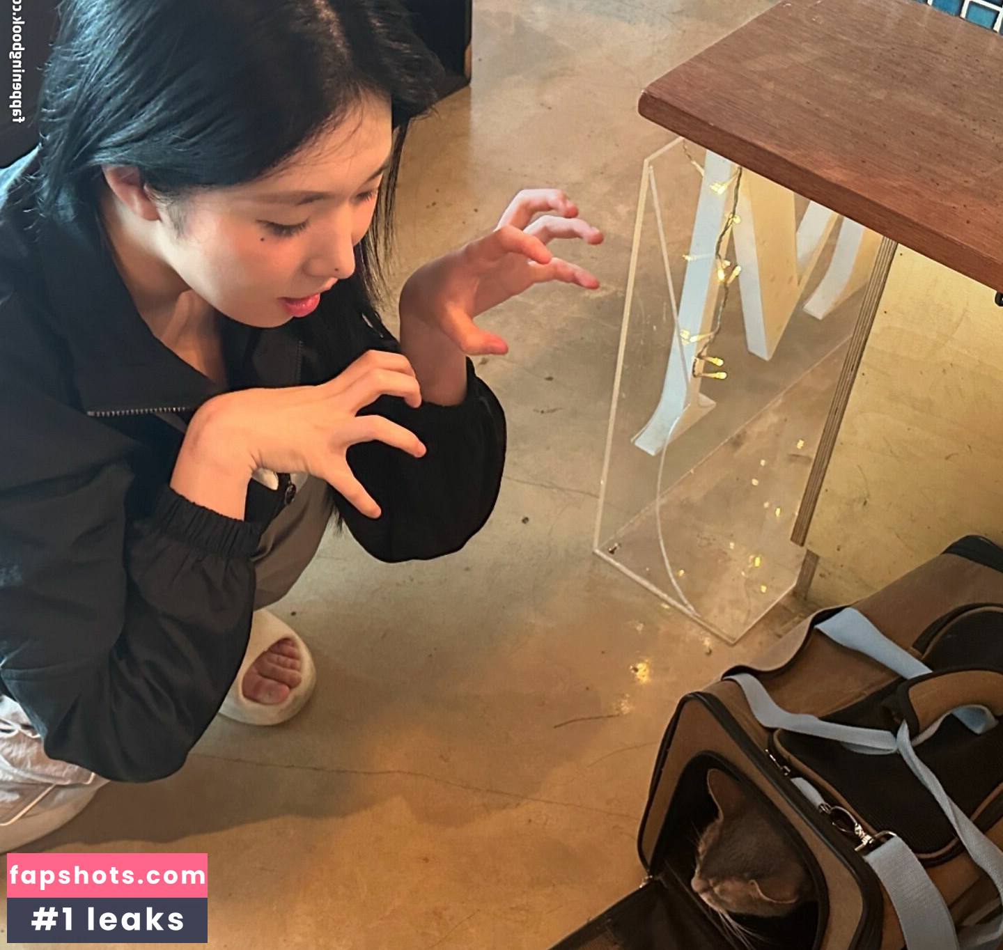 Lee Yeonwoo gallery photo #107