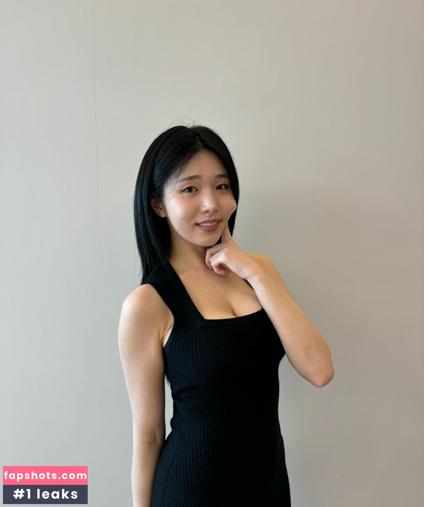 Lee Yeonwoo gallery photo #111