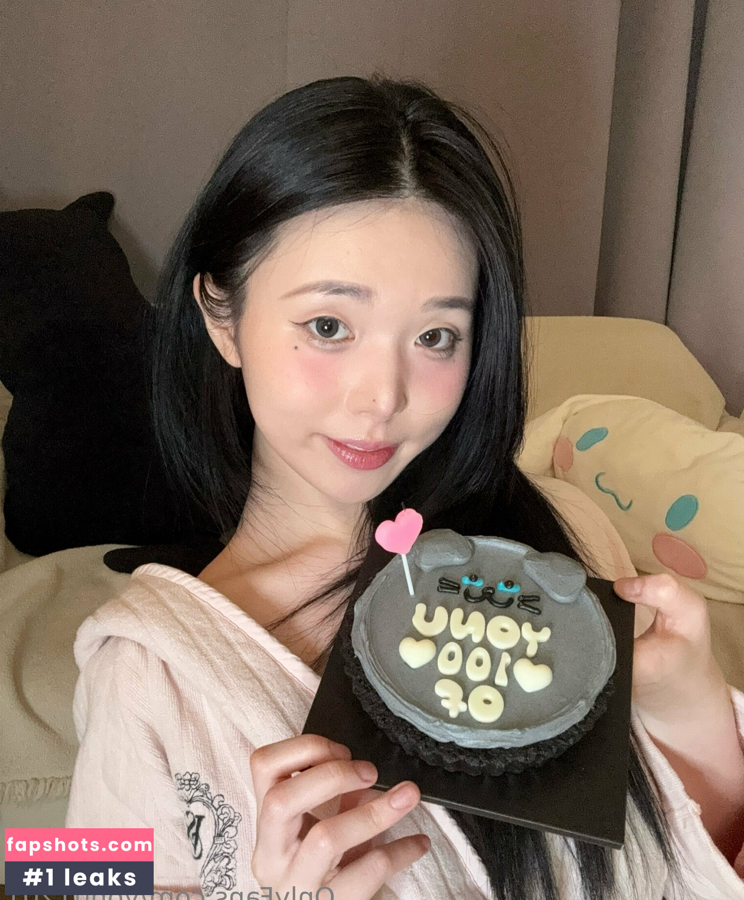 Lee Yeonwoo gallery photo #18