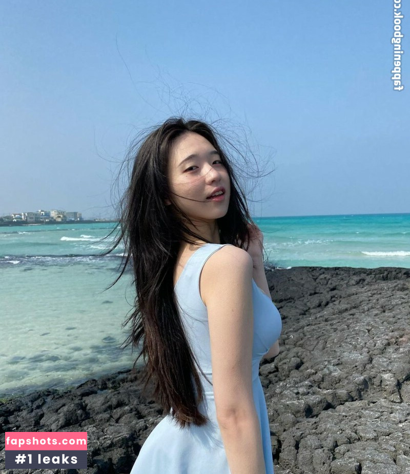 Lee Yeonwoo gallery photo #203