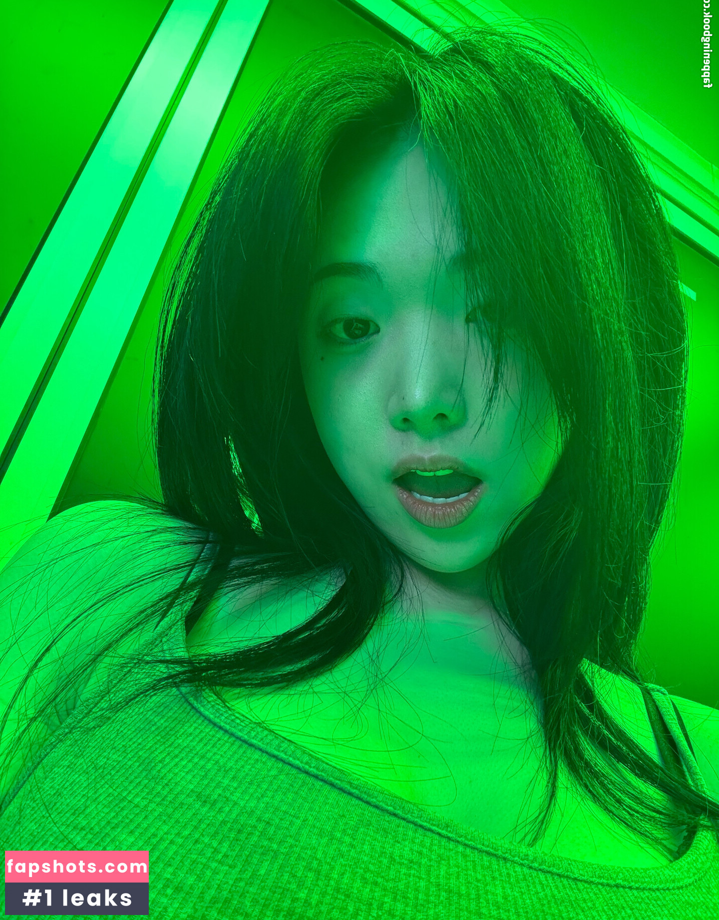 Lee Yeonwoo gallery photo #59