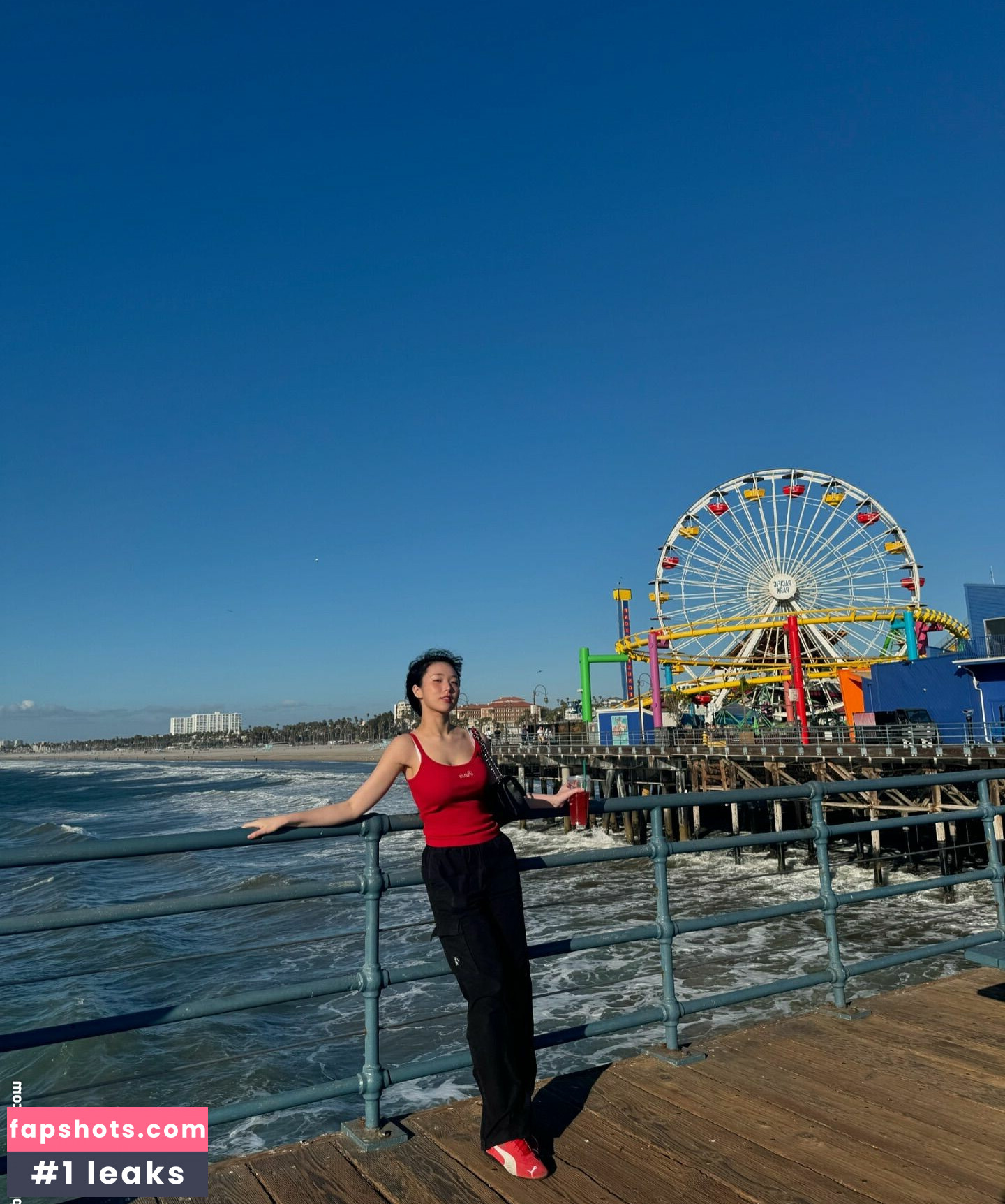 Lee Yeonwoo gallery photo #96