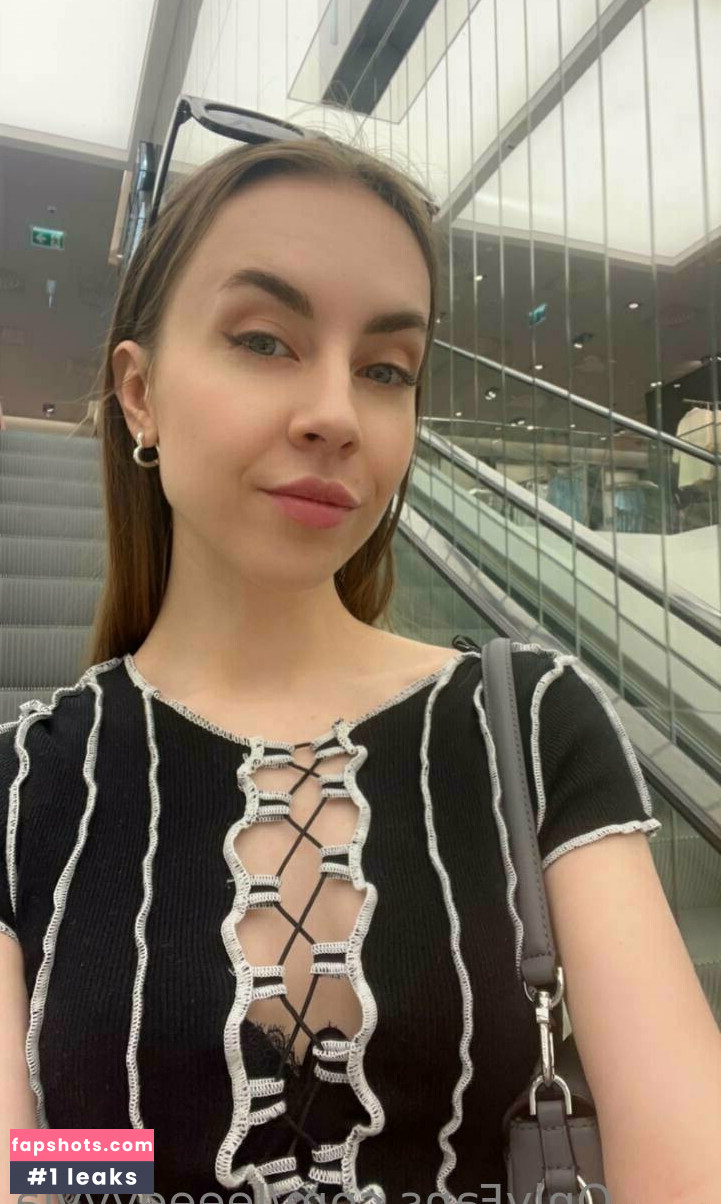 leeeeyyyla gallery photo #11