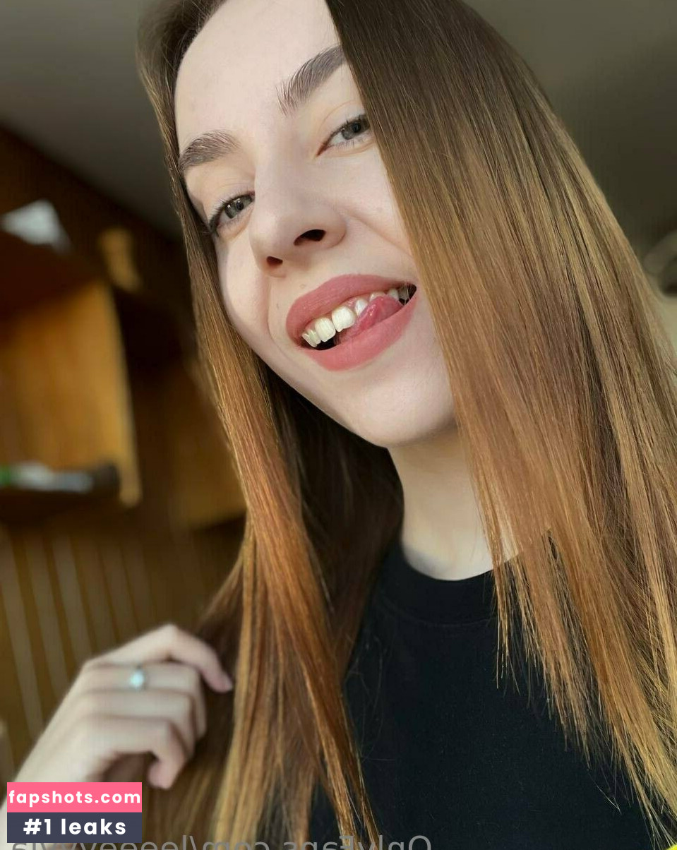 leeeeyyyla gallery photo #33