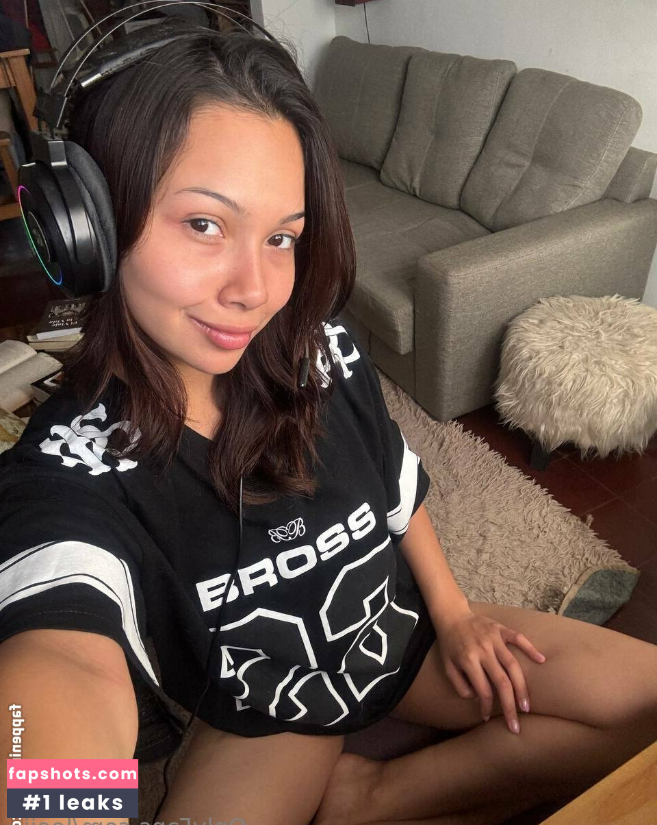 leeiia Nude Leaks OnlyFans Photos #5 - LeakJerk