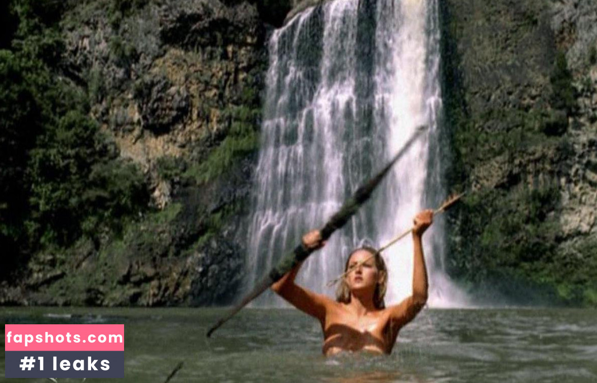 Leelee Sobieski gallery photo #103