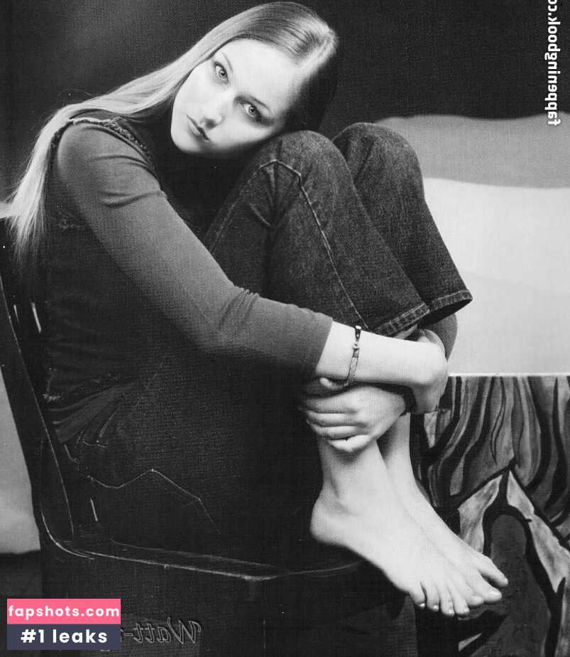 Leelee Sobieski gallery photo #14