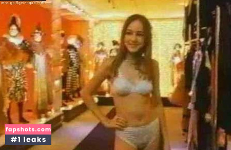 Leelee Sobieski gallery photo #26