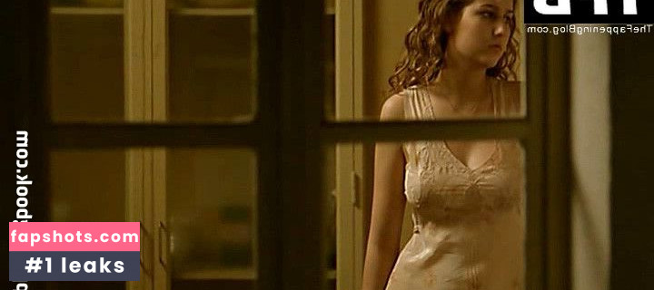 Leelee Sobieski gallery photo #33