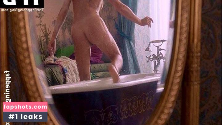 Leelee Sobieski gallery photo #40