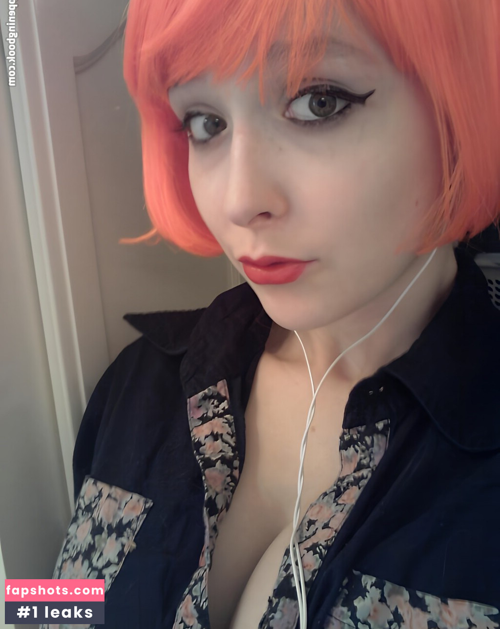 Leeloo gallery photo #11