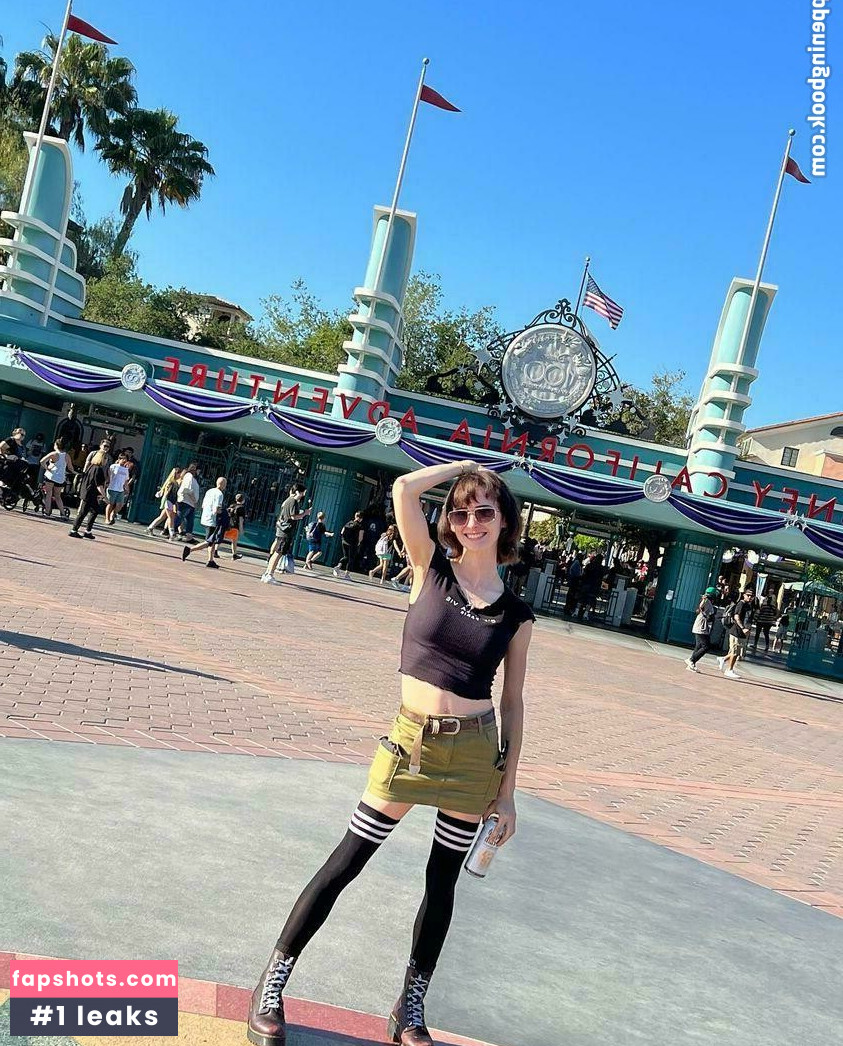 Leeloo gallery photo #12