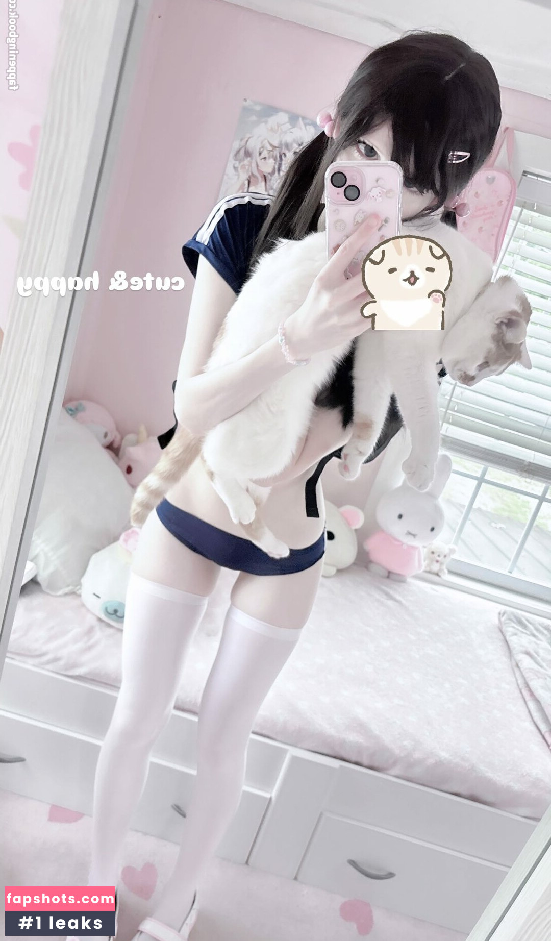 Leen gallery photo #2