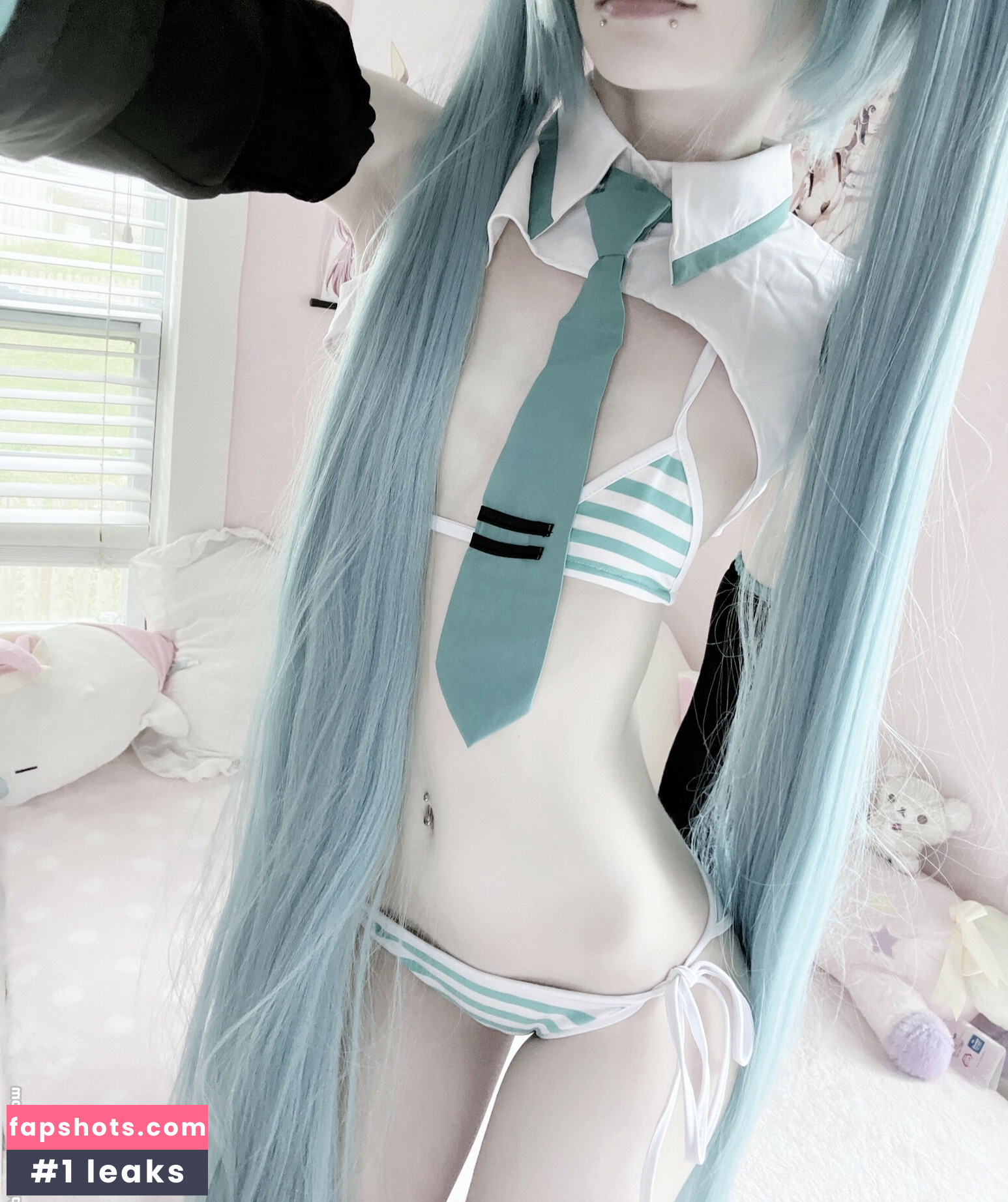 Leen gallery photo #14