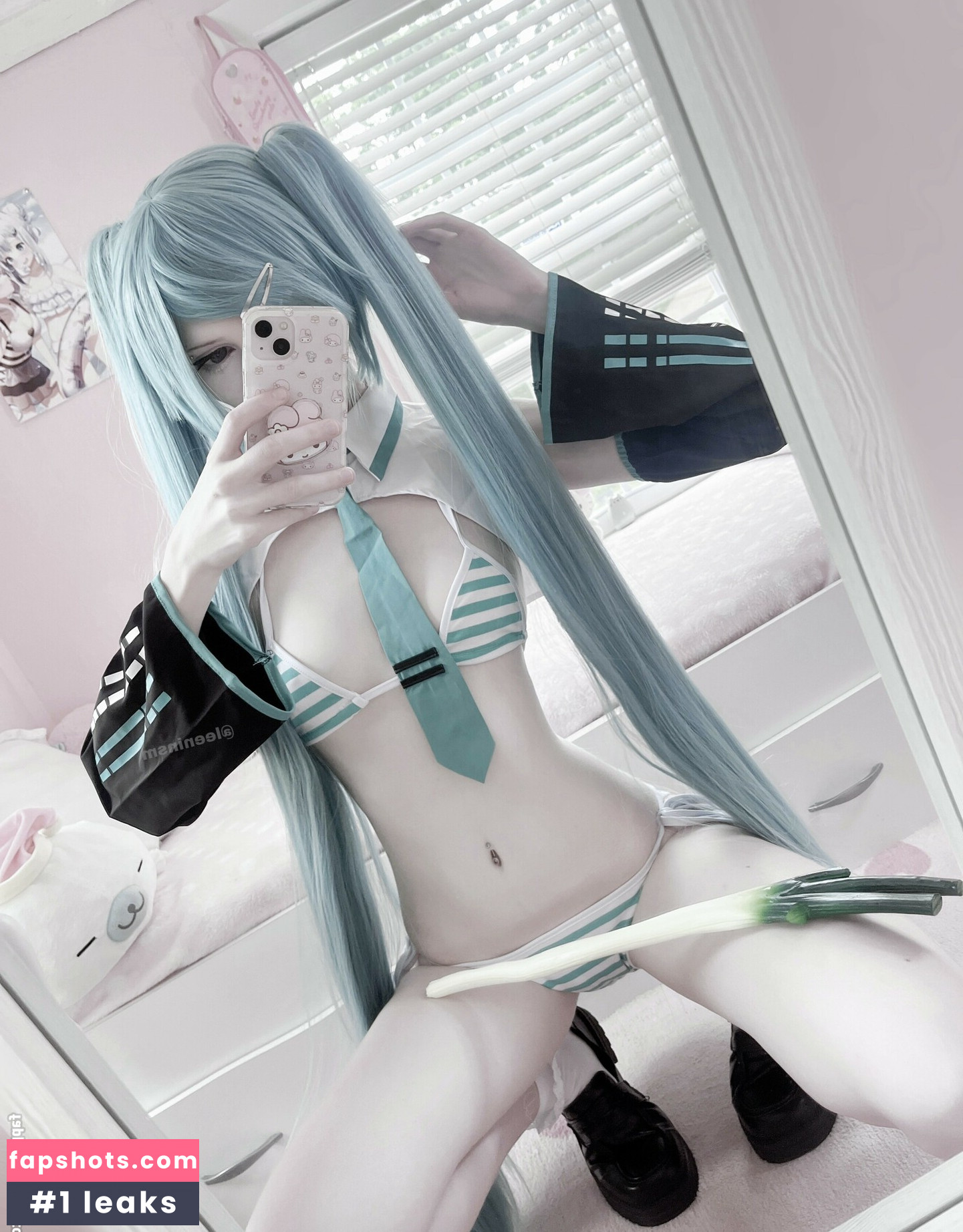 Leen nude babe gallery