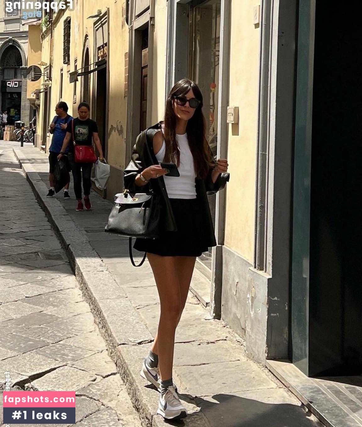 Leia Sfez nude babe gallery