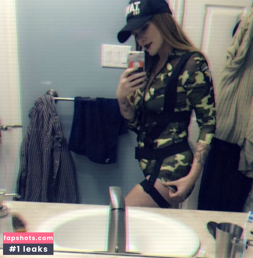 leiatheslaya Nude Leaks OnlyFans - Fapshots