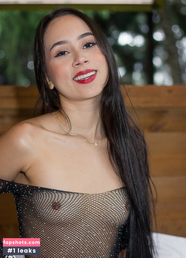 Leidy Cano nude babe gallery