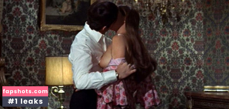 Leigh Taylor-Young gallery photo #15