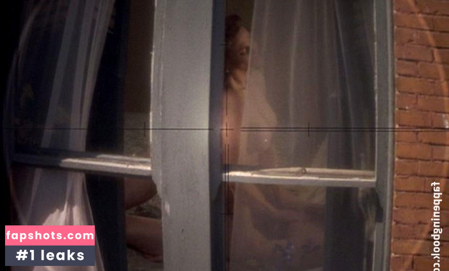 Leigh Taylor-Young gallery photo #36