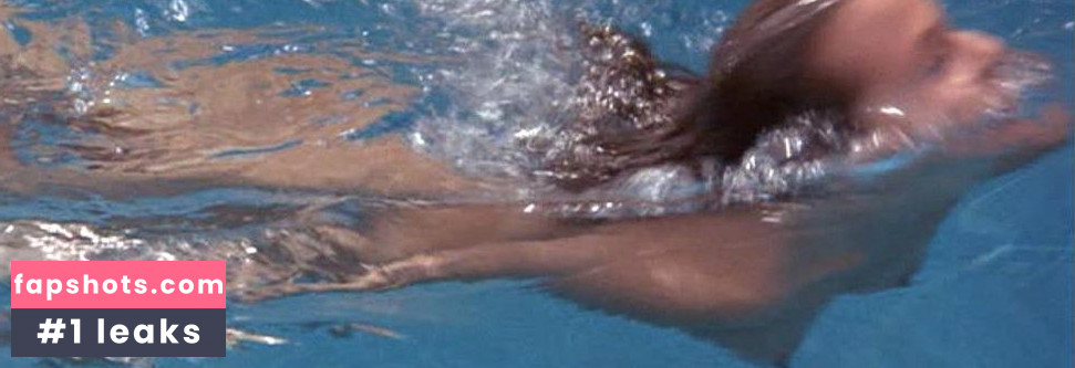 Leigh Taylor-Young gallery photo #10