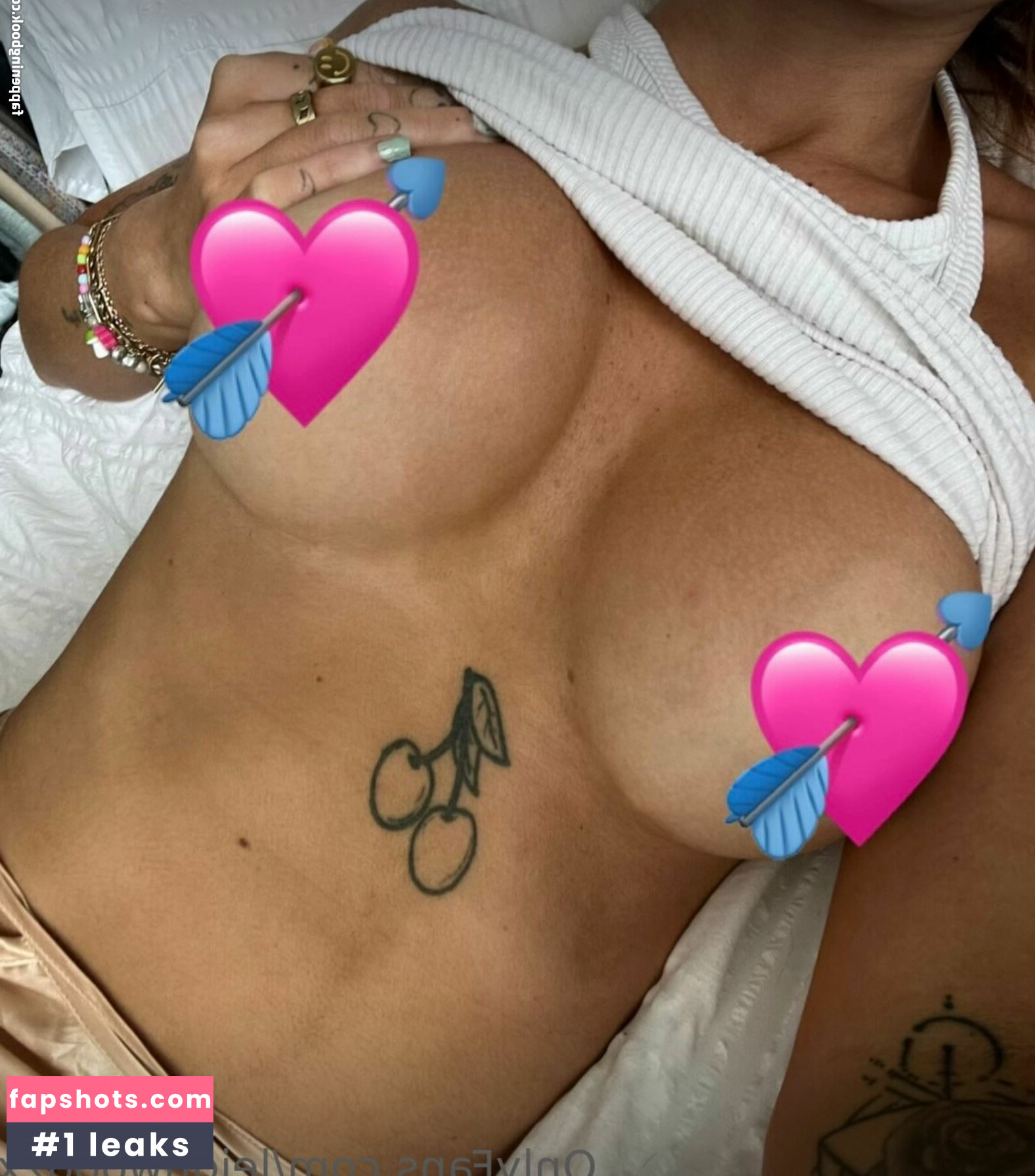 Leigh Woodz gallery photo #17