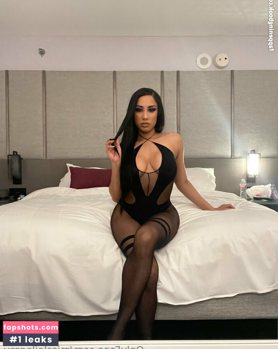 Leila Grey gallery photo #38