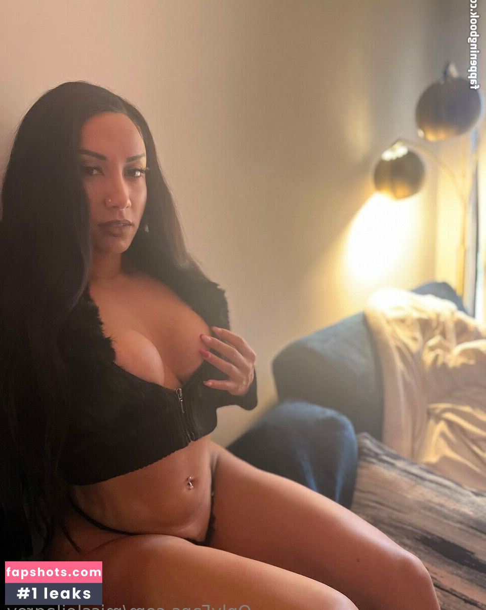 Leila Grey gallery photo #50